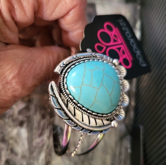 New Paparazzi Box Of Jewerly 23 Necklaces,earrings 5,braclets 2. Kids 18 Pcs - Picture 4 of 14